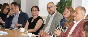 Von Links: Līga Raituma (Goethe-Institut Riga), Arne Schneider (Goethe-Institut Riga), Maija Pavlova (Ģertrūdes ielas teātris), Gustavs Strenga  (Lettische Nationalbibliothek), Lolita Tomsone (Žanis Lipke Gedenkstätte), Māris Gailis (Žanis Lipke Gedenkstätte)