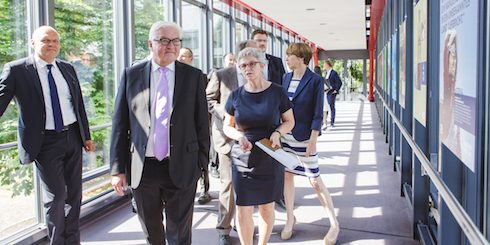 Paseo por la sede central del Instituto Goethe – aquí pasando por la exposición “Alemania: país de invenciones”
