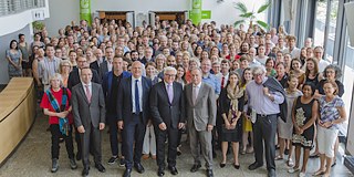 Los colaboradores del Instituto Goethe junto al ministro de relaciones exteriores