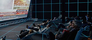 베니스 비엔날레에서 상영되었던 ‘Factory of the Sun’의 이미지