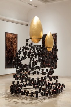 Michael Buthe | Die Heilige Nacht der Jungfräulichkeit 1992 | Foto: Maximilian Geuter 