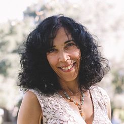 Claudia Mattos