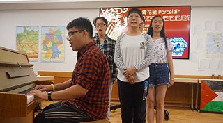 用音乐展示自己国家的文化