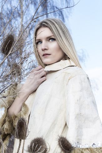 Virginia Schneider | Tapcouture 2016 | Ozeanischer Rindenbaststoff wird zu Haute Couture