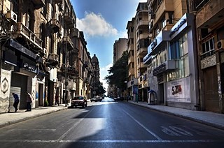 In der Fouad Straße treffen verschiedene architektonische Epochen aufeinander.