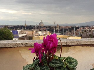 Vue de Rome depuis la banlieue