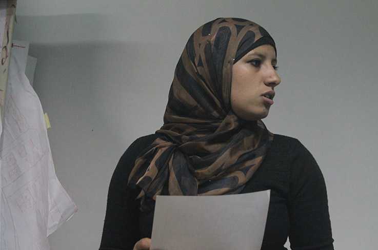 Asmaa Tarek, zakladatelka organizace Ruwwad a manažerka programu na podporu dětí, má ráda interakci s dětmi. Dokáže dobře zacházet s radostí, zlobou i smutkem dětí a je si vědoma toho, jak je důležité dětem naslouchat a nechat je vyprávět, co mají na srdci. 