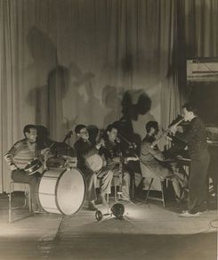 Otto Umbehr (Umbo) | untitled (Bauhaus Band), about 1927 | Stiftung Bauhaus DessauOtto Umbehr (Umbo) | o. T. (Bauhauskapelle), um 1927 | Stiftung Bauhaus Dessau 