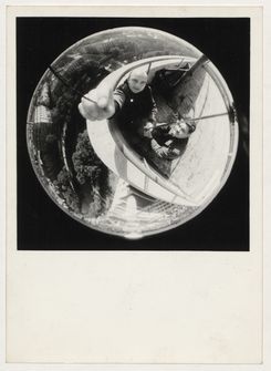 Ohne Titel (Selbstporträt mit der „Wolkenkamera“ | 1935 | Sprengel Museum Hannover