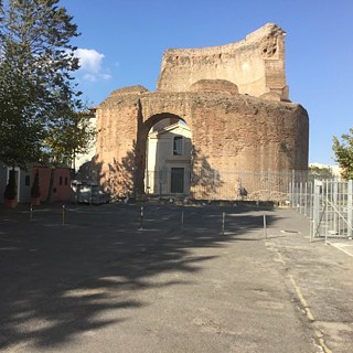 Le mausolée d’Hélène « Ad duas lauros »