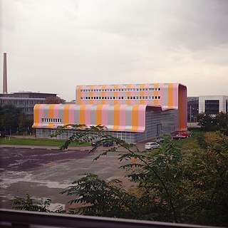 Sauerbruch Hutton | Výzkumné centrum Experimentelle Fabrik | Magdeburg