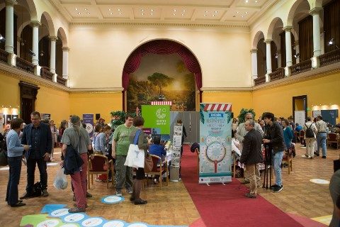 Cocktailbar Europäischer Sprachen in Budapest