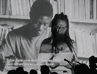 PERFORMANCE "DECOLONIZING KNOWLEDGE", DE GRADA KILOMBA