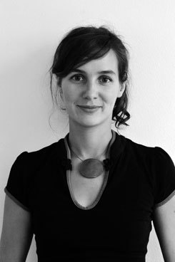 Η εικονογράφος παιδικών βιβλίων Julia Friese. 