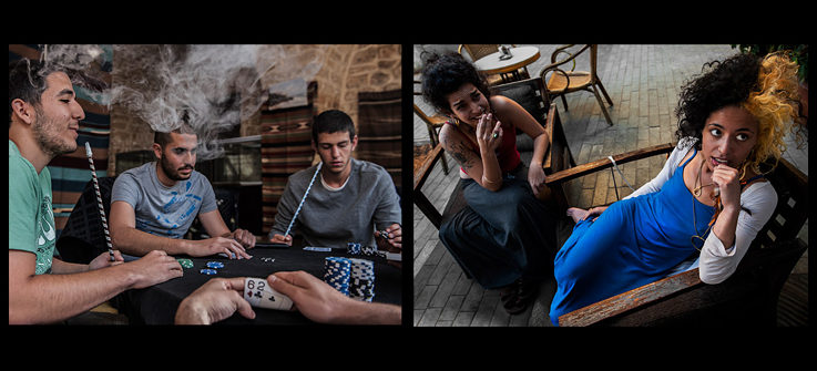 Eine Gruppe junger Männer in Jaffa und zwei junge Damen in einem Café in Florentin.