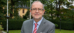 Dr. Thomas Götz