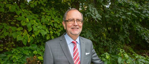 Dr. Thomas Götz