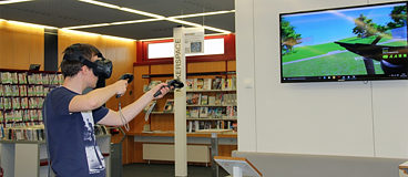 Mit VR-Brillen in der Bibliothek die Möglichkeiten der Virtuellen Realität kennenlernen