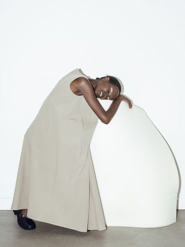 People Berlin | Makeup: Artur Galeno/ Laura Sanson | Models: Lucy and Margaryta | Viva Models