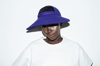 People Berlin | Makeup: Artur Galeno/ Laura Sanson | Models: Lucy and Margaryta | Viva Models