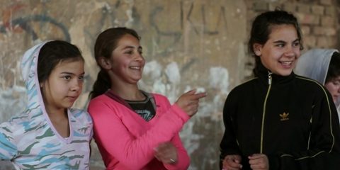 Mädchen in der Romasiedlung