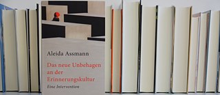 Das Buch von Aleida Assmann "Das neue Unbehagen an der Erinnerungskultur", veröffentlicht im Verlag C.H.Beck, 2013