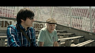 Rodrigo González und Eduardo Yáñez der Gedenkstätte für die Opfer der Diktatur im Estadio Nacional in Santiago de Chile