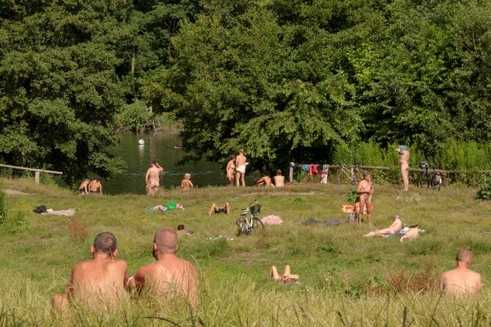 Am Strand in Kolumbien und Deutschland