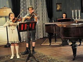 Wunderkinder (Markus Rosenmüller, 2010/11) mit Mathilda Adamik (li), Elin Kolev, Imogen Burrell