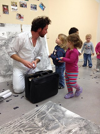 „Freche Fläche“(i.e. Cheeky Surfaces), Schnawwl / Junges Nationaltheater Mannheim, mobile with kindergarten children