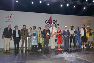 A group photo with the organizers and instructors