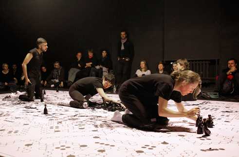 Sonja Hornung, Spiel,_dessen_Regeln_neu_zu_verhandeln_sind, 2016, Installation