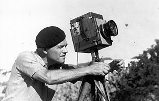 Raoul Hausmann. Exposición fotográfica en el Teatro San Martín. 2001.