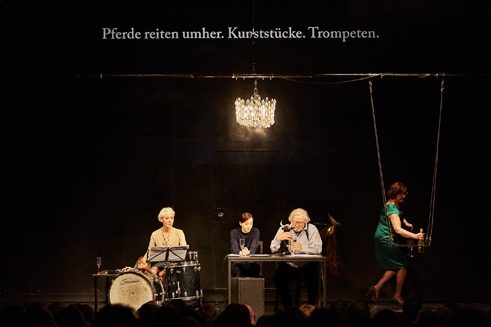 „Den größten Blumenstrauß der Welt“ at the "Lange Nacht der neuen Dramatik" at Münchner Kammerspiele with Jelena Kuljic, Zeynep Bozbay, Peter Brombacher, Annette Paulmann