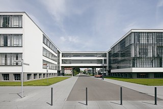 Bâtiment du Bauhaus de Dessau ││Walter Gropius │1925-26