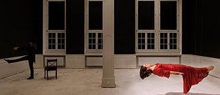 Grace Schwindt. An Order of Things, 2014. Video HD video, ton, 180. &copy; Grace Schwindt. An Order of Things, 2014. Video HD video, ton, 180. © Courtesy of the artist Grace Schwindt Grace Schwindt. An Order of Things, 2014. Video HD video, ton, 180. © Courtesy of the artist Grace Schwindt 