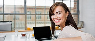 Online advanced training offers an anytime-anywhere additional qualification © Photo (detail) © contrastwerkstatt - Fotolia.com Online advanced training offers an anytime-anywhere additional qualification