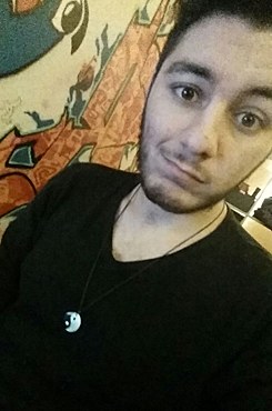 Ο Kaan Yildirim (έτος γέννησης: 1999) έχει τελειώσει το σχολείο και θα ξεκινήσει μια πρακτική άσκηση. &copy; Φωτ. (λεπτομέρεια): © προσωπικό αρχείο Ο Kaan Yildirim  (έτος γέννησης: 1999) έχει τελειώσει το σχολείο και θα ξεκινήσει μια πρακτική άσκηση.