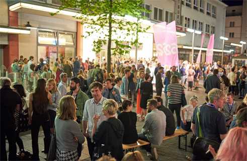 62. Internationale Kurzfilmtage Oberhausen, vor dem Festivalkino Lichtburg Filmpalast  