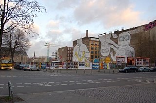 Cuvry-Graffiti – Blu (2008) 