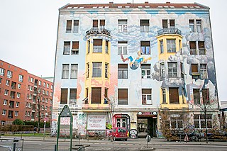 Tommy-Weisbecker-Haus – different artists