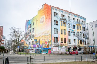 Tommy-Weisbecker-Haus – different artists