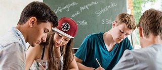 Die Jugendlichen entscheiden meist selbst, worüber sie debattieren wollen.