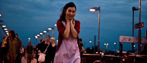 Sibel Kekilli in "Die Fremde" (Feo Aladag, 2010). Dieser Film wurde innerhalb der Filmreihe "El Último Cine Social Alemán" im Rahmen des Filmfestivals Astorga im Jahr 2014 gezeigt.