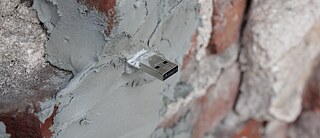 Aram Bartholl – Dead Drops