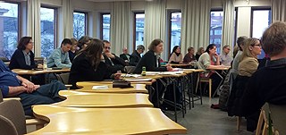 Für ihre Schüler drücken auch die Lehrer mal wieder die Schulbank