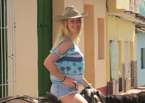 Kathrin Pietz, učiteljica pripravnica iz Münstra. Leta 2013 je s štipendijo Erasmus preživela semester dodiplomskega študija v Španiji na Univerzi v Cádizu.