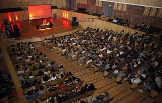 Robert Lippok: un arquitecto de la electrónica alemana"