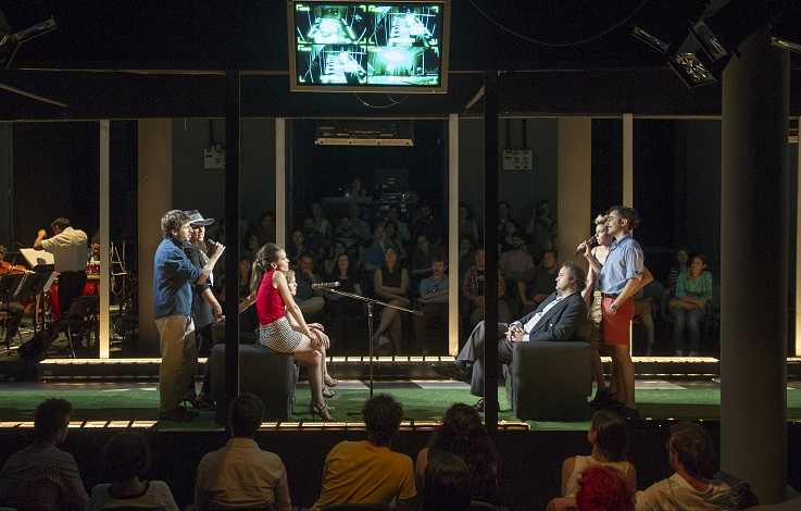 "Trust", de Falk Richter. Centro de Experimentación del Teatro Colón (CETC), diciembre 2014.
