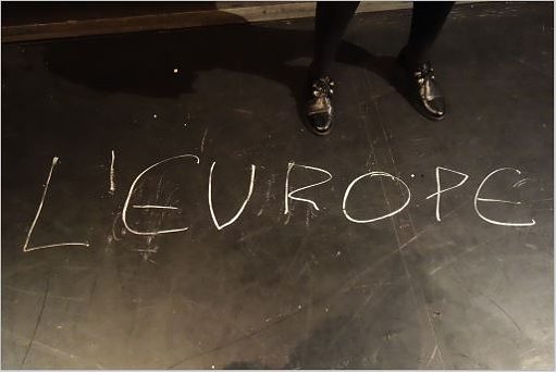 Le mot Europa ecrit sur le plancher